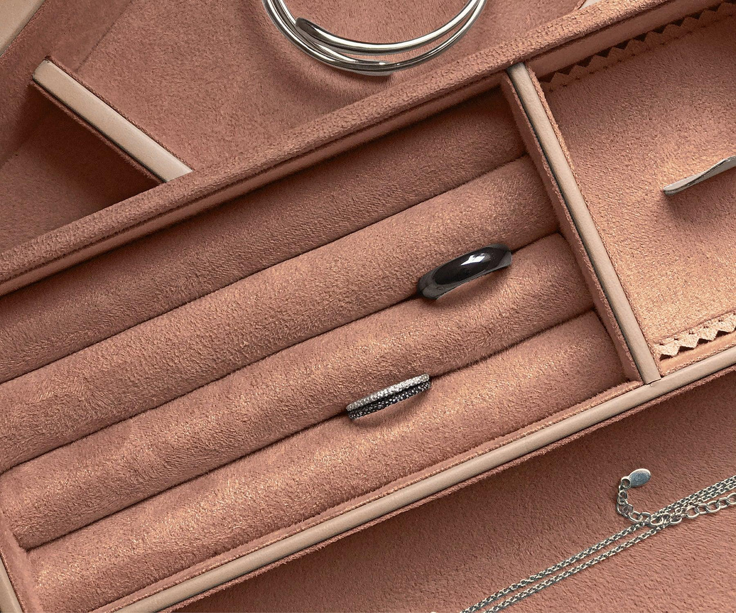 Buy Nude Tesoro Jewellery Box - Easily Accessible - Taamaa
